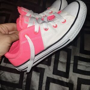Girls Converse Coral And White Size 2